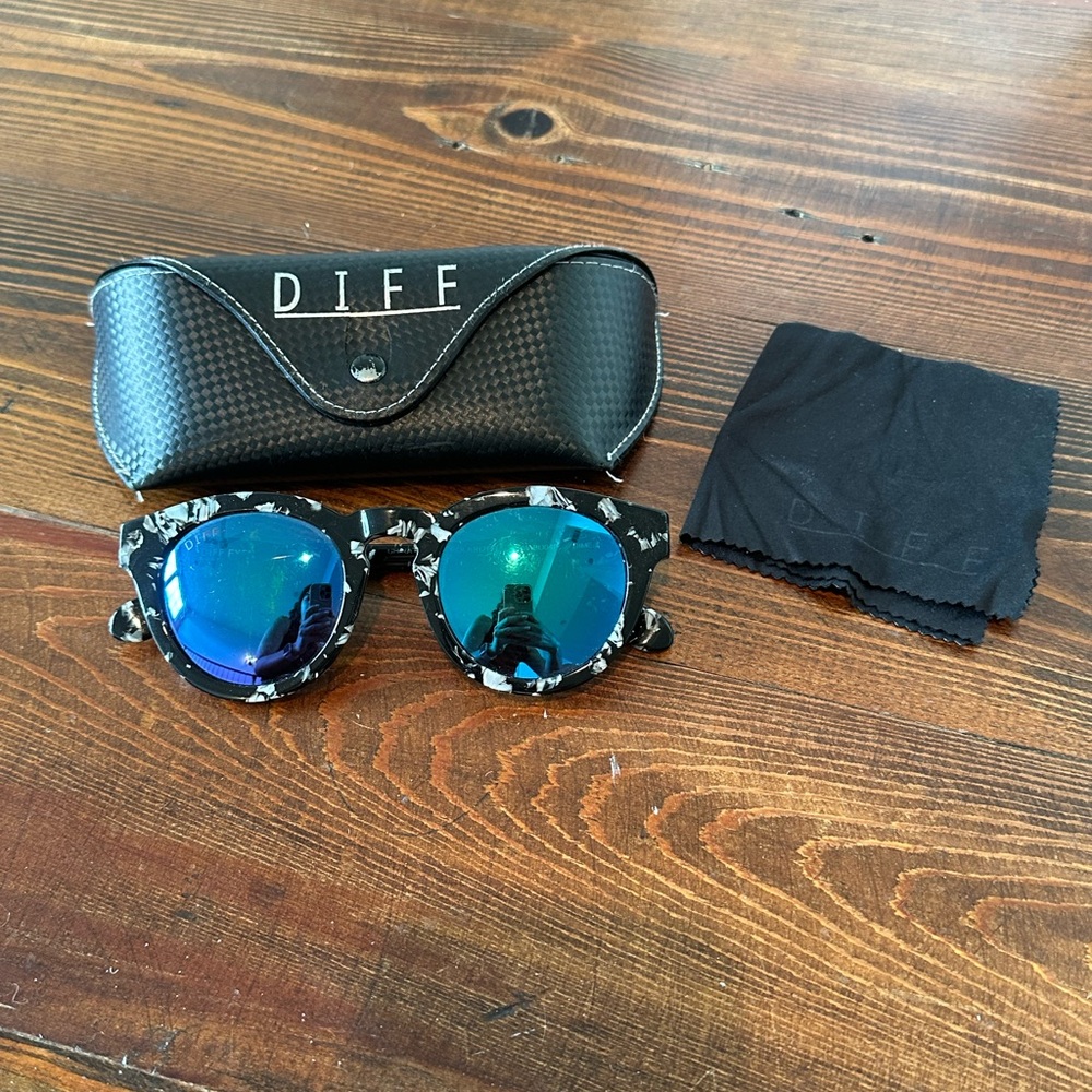 DIFF Black, White, and Blue Sunglasses